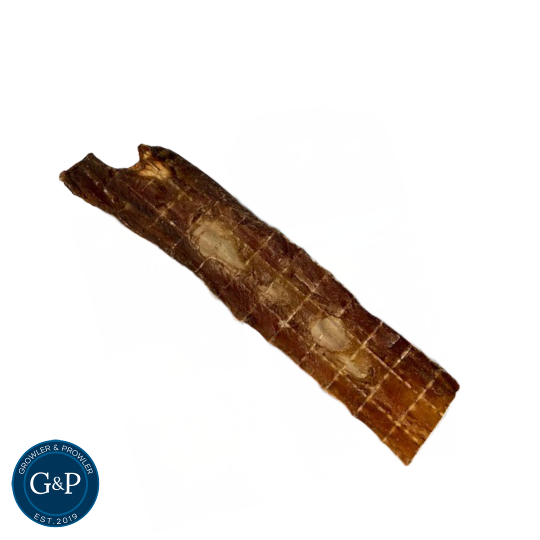 A healthy and delicious chew for your dog from the Manchester-based company Growler and Prowler. This medium beef biltong strip is made with high-quality ingredients and is perfect for dogs of all sizes.