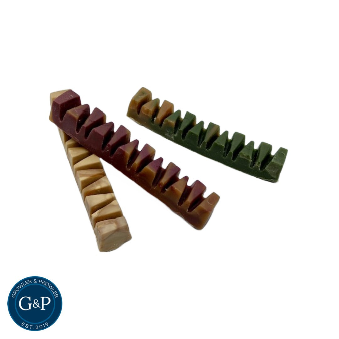 Mini Toblerone Bars dog chews from Growler & Prowler, a Manchester-based dog treat company. Made with natural fruits, vegetables, and peanut butter.