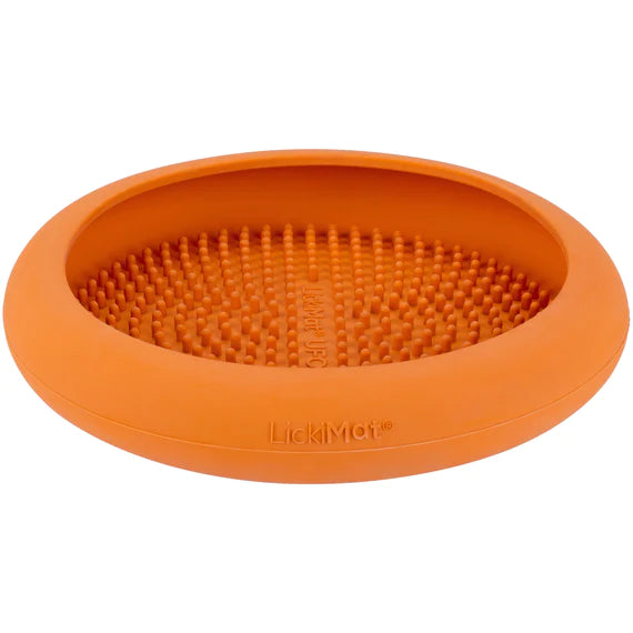LickiMat UFO comes in 5 different colours and is an excellent grooming and bathing distractor and is Perfect for vertical surfaces, able to capture the food and saliva.
