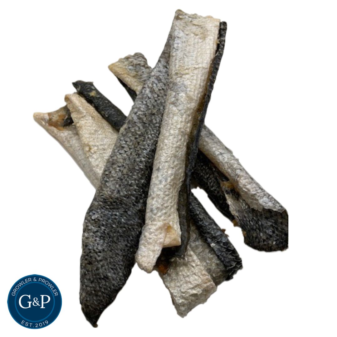 Healthy and delicious salmon skin treats for dogs. These long, flat treats are a great way to keep your dog entertained and occupied.